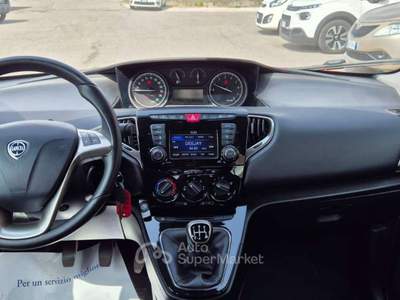 Lancia Ypsilon 1.2 69 CV Gold Rosso usata Cento