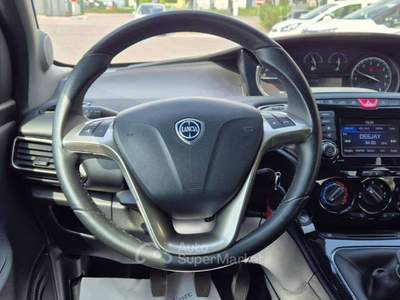 Lancia Ypsilon 1.2 69 CV Gold Rosso usata Cento