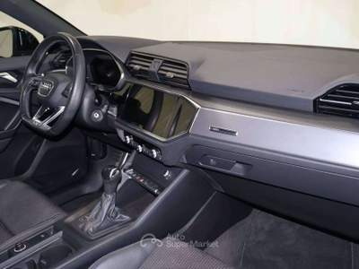 Audi Q3 Q3 35 1.5 tfsi Identity Black s-tronic 150cv 2023 Argento usata Monte Compatri