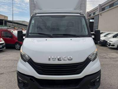 Iveco Daily 35S14 BOX 3 POSTI - 2022 Bianco usata Corato