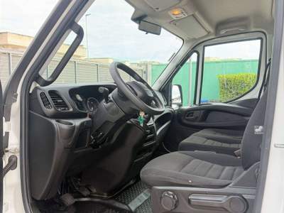 Iveco Daily 35S14 BOX 3 POSTI - 2022 Bianco usata Corato