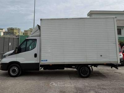 Iveco Daily 35S14 BOX 3 POSTI - 2022 Bianco usata Corato