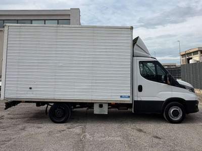 Iveco Daily 35S14 BOX 3 POSTI - 2022 Bianco usata Corato
