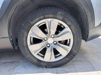 Peugeot 2008 2008 1.2 puretech t Signature s Argento usata Pomezia