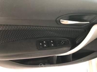 BMW Serie 1 114i 114 i 5p. Sport Bianco usata Roma
