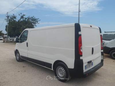 Renault Trafic furgone maxi Bianco usata San Michele Salentino