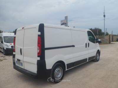 Renault Trafic furgone maxi Bianco usata San Michele Salentino