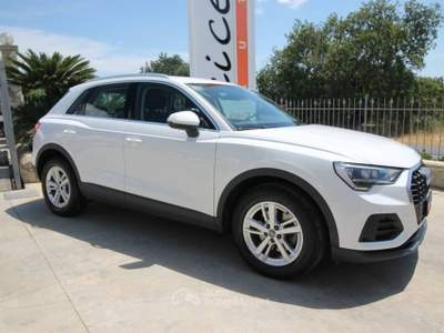 Audi Q3 S tronic Business 150cv|12.2018 Bianco usata Noto