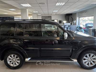 Mitsubishi Pajero 16V 5p. Intense DPF 7 POSTI FULL OPTIONAL PERFETTO!!! Nero usata Viareggio