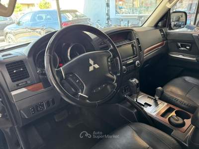 Mitsubishi Pajero 16V 5p. Intense DPF 7 POSTI FULL OPTIONAL PERFETTO!!! Nero usata Viareggio