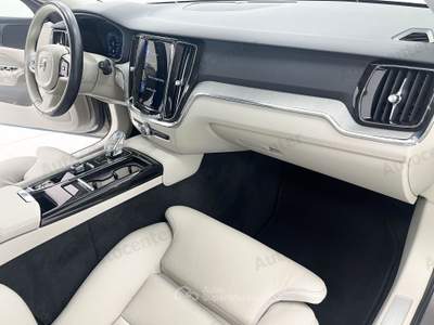 Volvo V60 V60 T6 PLUG IN PHEV INSCRIPTION AWD AUT **BATTERIA DA 18KWH** Grigio usata Bassano del Grappa