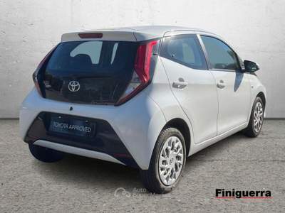 Toyota Aygo Aygo 5p 1.0 x-cool 72cv Bianco usata Civate