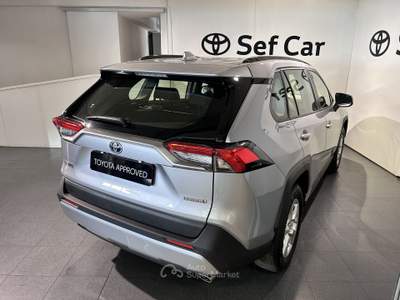 Toyota RAV4 2.5 HV (218CV) E-CVT 2WD Active Argento usata Milano