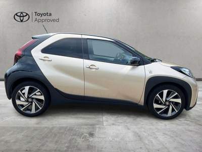 Toyota Aygo X 1.0B (72 CV) Lounge S-CVT Beige usata Civate