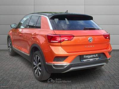 Volkswagen T-Roc 1.0 TSI Style BMT Arancione usata Civate