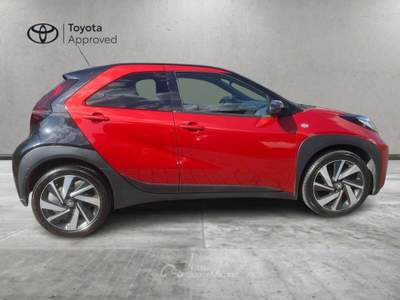 Toyota Aygo X 1.0B (72 CV) Lounge Rosso usata Civate