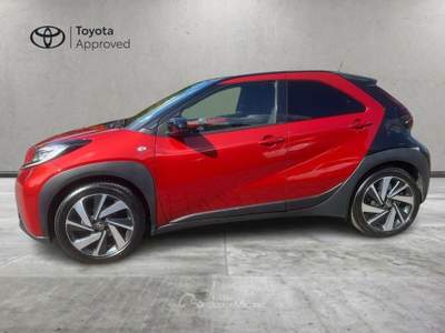 Toyota Aygo X 1.0B (72 CV) Lounge Rosso usata Civate