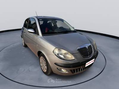 Lancia Ypsilon Ypsilon 1.2 8v Oro - OK NEOPATENTATI - NON RICONDIZIONATA usata Meda
