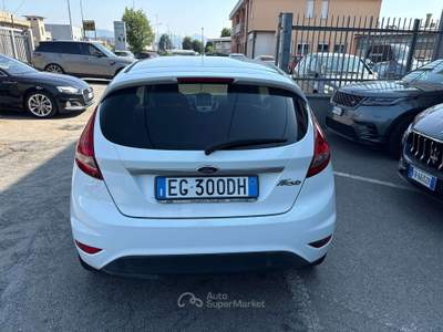 Ford Fiesta 3p 1.4 16v TitaniumGPL Bianco usata Lallio