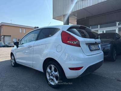 Ford Fiesta 3p 1.4 16v TitaniumGPL Bianco usata Lallio