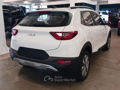 Kia Stonic 1.0 T-GDi MHEV urban 100cv mt Bianco usata ROMA