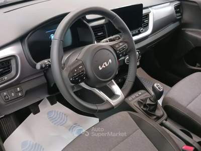 Kia Stonic 1.0 T-GDi MHEV urban 100cv mt Bianco usata ROMA