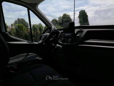 Ford Transit 330 2.0 tdci MHEV 130cv trend L2H2 E6.2 Bianco usata Roma
