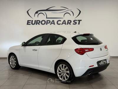 Alfa Romeo Giulietta 1.6 JTDM 120cv TCT Giulietta Bianco usata Caresanablot