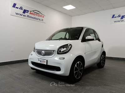 Smart ForTwo 70 1.0 52kW passion Bianco usata Giugliano in Campania