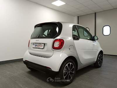 Smart ForTwo 70 1.0 52kW passion Bianco usata Giugliano in Campania