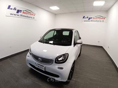 Smart ForTwo 70 1.0 52kW passion Bianco usata Giugliano in Campania