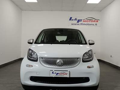 Smart ForTwo 70 1.0 52kW passion Bianco usata Giugliano in Campania