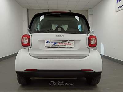 Smart ForTwo 70 1.0 52kW passion Bianco usata Giugliano in Campania