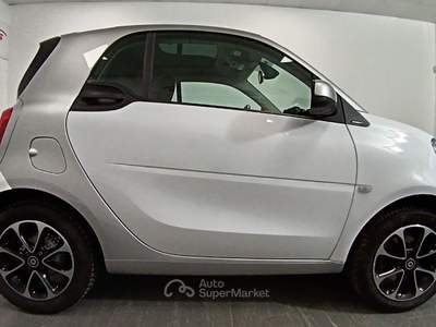 Smart ForTwo 70 1.0 52kW passion Bianco usata Giugliano in Campania