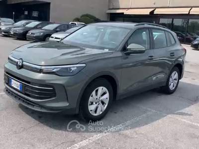 Volkswagen Tiguan 1.5 etsi Life 130cv dsg Verde usata Leno