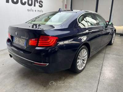 BMW Serie 5 530d 530 d xDrive 258CV Luxury MOTORE DA RIFARE Blu/Azzurro usata Parma