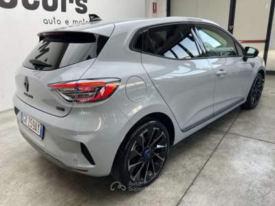 Renault Clio Full Hybrid E-Tech 145 CV 5 porte Esprit Alpine Grigio usata Parma