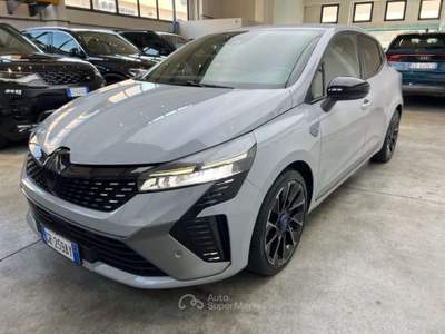 Renault Clio Full Hybrid E-Tech 145 CV 5 porte Esprit Alpine Grigio usata Parma