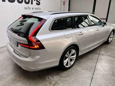 Volvo V90 B4 (d) Geartronic Momentum Argento usata Parma