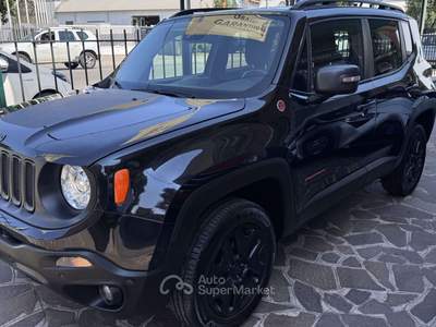 Jeep Renegade 2.0 mjt Trailhawk 4wd 170cv auto Gancio Traino Nero usata Lesmo