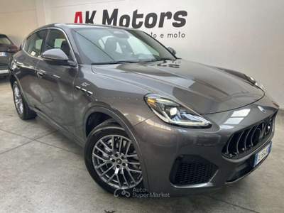 Maserati Grecale MHEV 300 CV AWD GT Grigio usata Parma