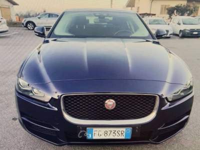Jaguar XE XE 2.0d Pure Business edition 180cv  tg: FG873SR Blu/Azzurro usata Basiliano