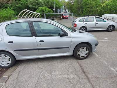 Peugeot 206 Peugeot 206 2A/C 1.4 HDi eco 68 CV Diesel 8HX (DV4TD) Argento usata BOLZANO