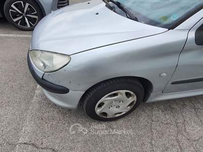 Peugeot 206 Peugeot 206 2A/C 1.4 HDi eco 68 CV Diesel 8HX (DV4TD) Argento usata BOLZANO