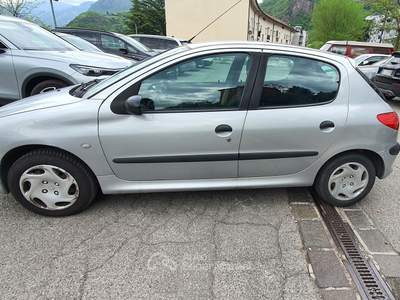 Peugeot 206 Peugeot 206 2A/C 1.4 HDi eco 68 CV Diesel 8HX (DV4TD) Argento usata BOLZANO