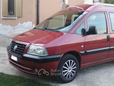 Fiat Scudo Fiat Scudo 2.0 JTD/109 Combi Lusso 8 p.ti Rosso usata Caerano di San Marco