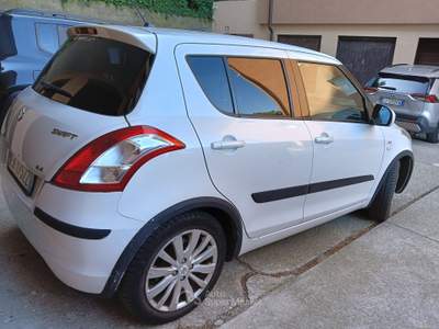 Suzuki Swift null usata Trieste
