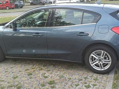 Ford Focus Appena è cambiata la cinghia di distribuzione e il tagliando usata Sant'Agata bolognese