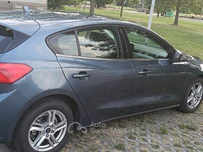 Ford Focus Appena è cambiata la cinghia di distribuzione e il tagliando usata Sant'Agata bolognese