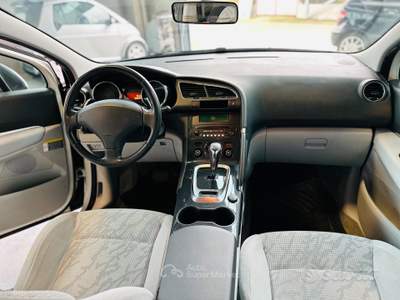 Peugeot 3008 cambio robotizzato Busi usata POVIGLIO